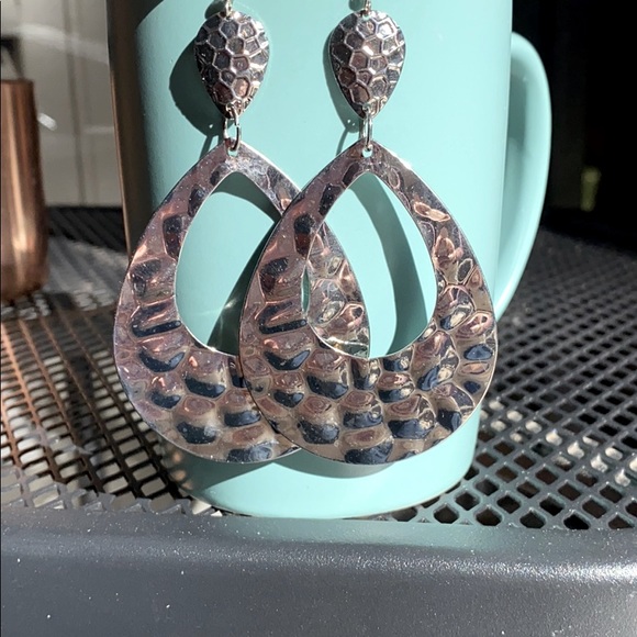 Big Bright silver earrings. 4” drop - Picture 2 of 5